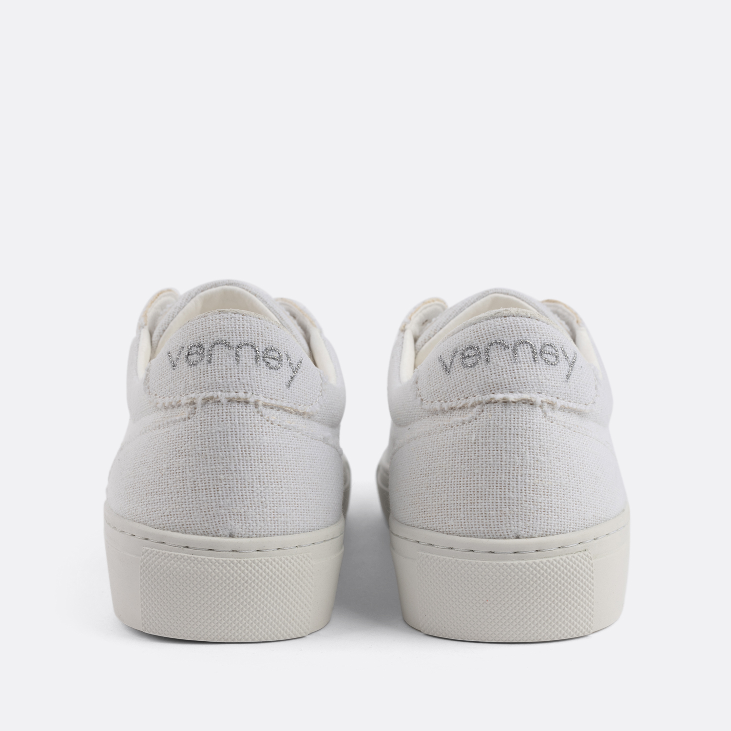 Timeless and modern sustainable sneaker made of cannabis | Verney